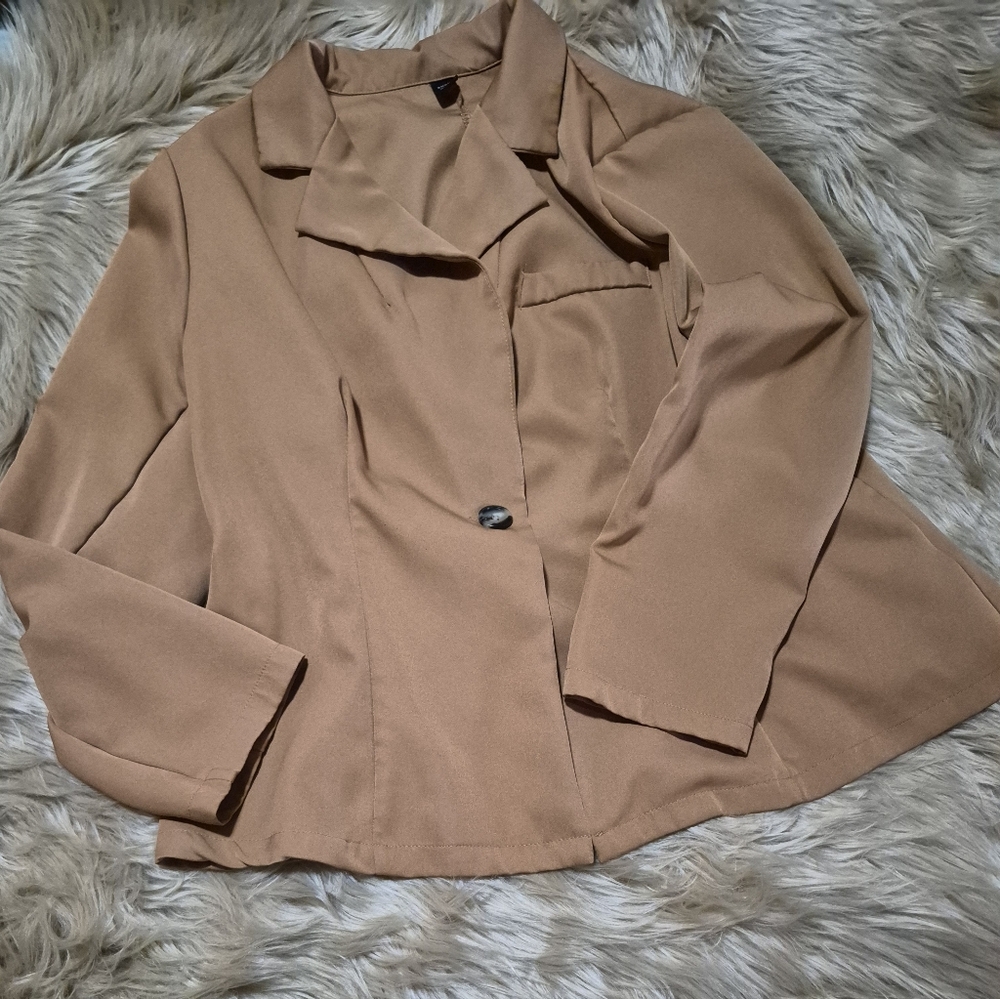 Women’s Classic Single-Button Blazer - Tan